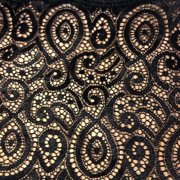 Intimately  Seamless and Lace Reversible Bandeau - Picture 6 of 10